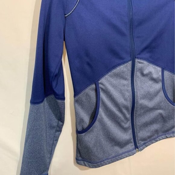 THE North Face woman’s jacket. Blue on blue. Size XS. New condition. - Picture 3 of 9